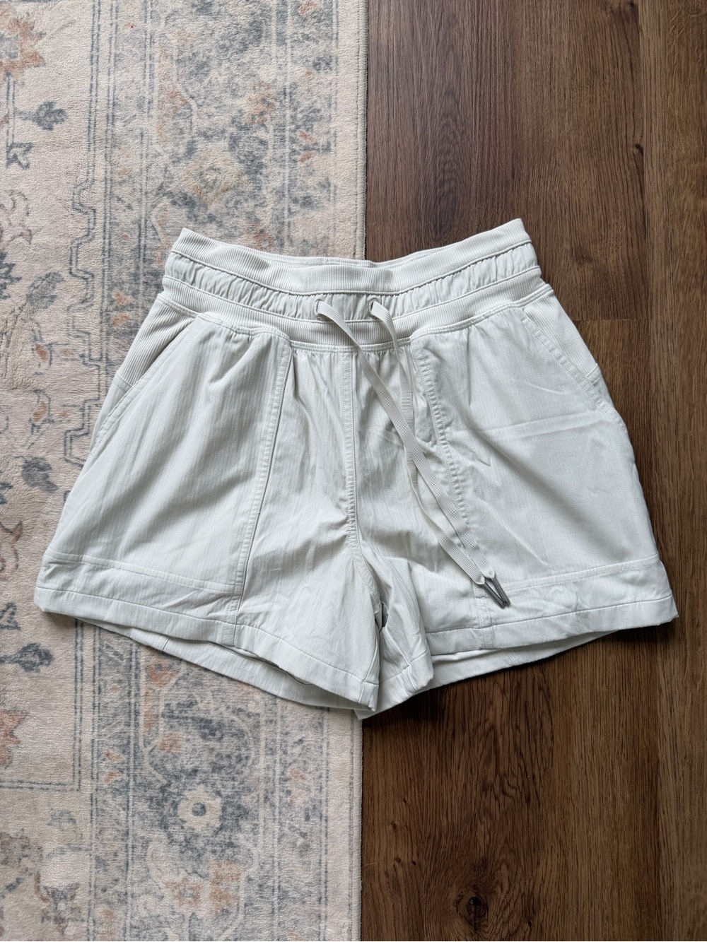 Lululemon bone dance studio shorts